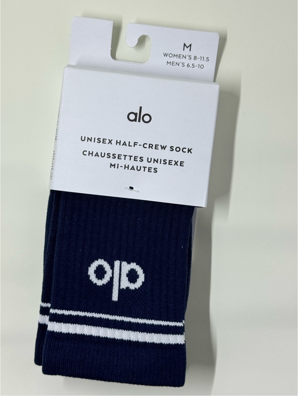 Alo Yoga Unisex Half-Crew Socks Navy White Size M NWT‎